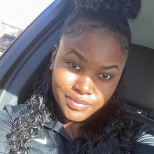 Meet your Posher, Chanelle